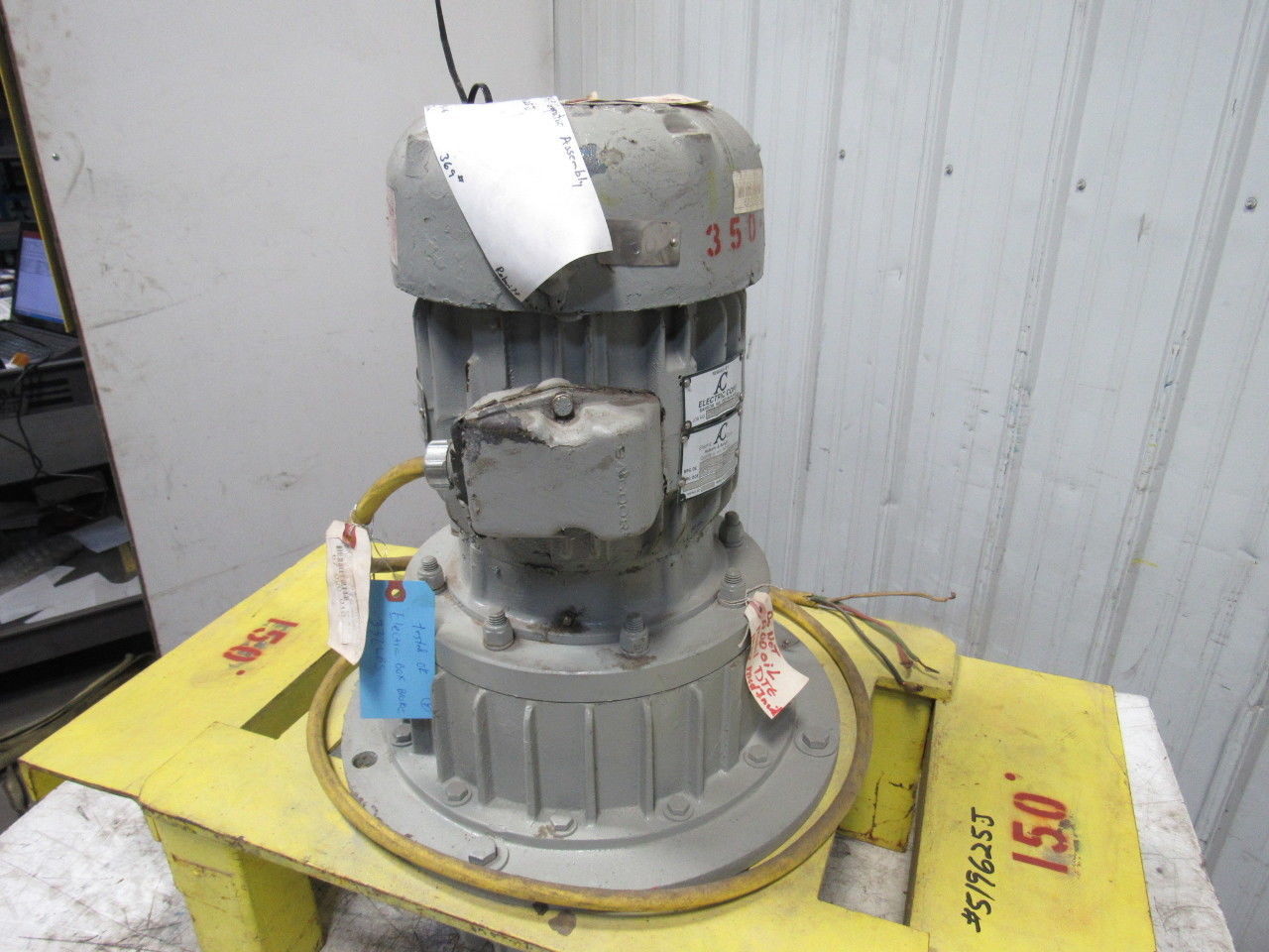 Baldor 4Hp 575V 1725RPM 3Ph Vibra Screw Gyrator Motor On Base
