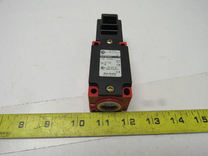 A-B Allen Bradley  802F-E60M10 10A 300VAC Mechanical Keyed Safety Interlock