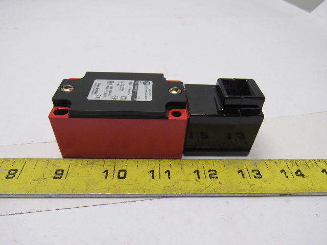 A-B Allen Bradley  802F-E60M10 10A 300VAC Mechanical Keyed Safety Interlock