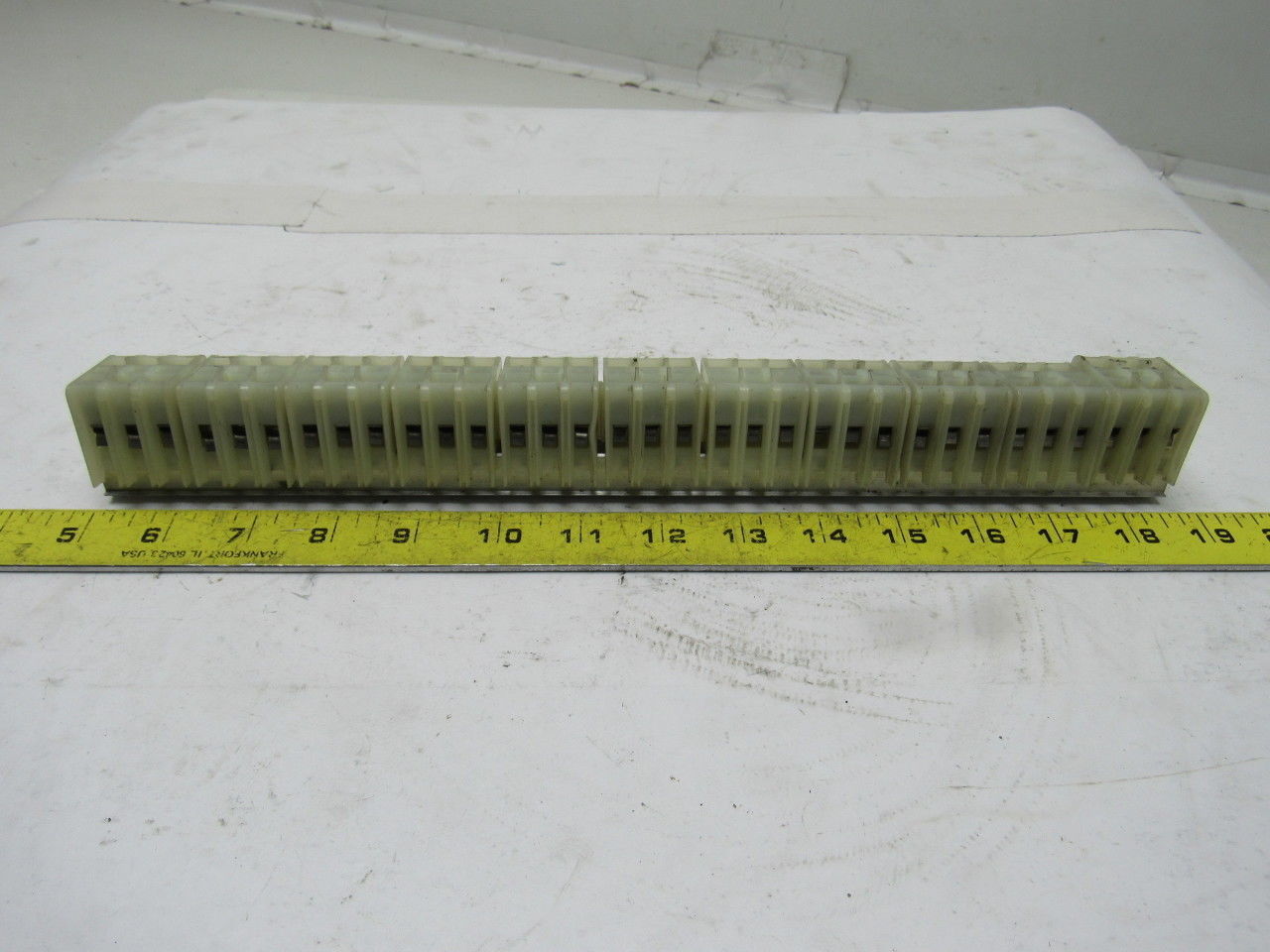132 Point Electrical Terminal Contact Block Strip Mounted 4 Strips
