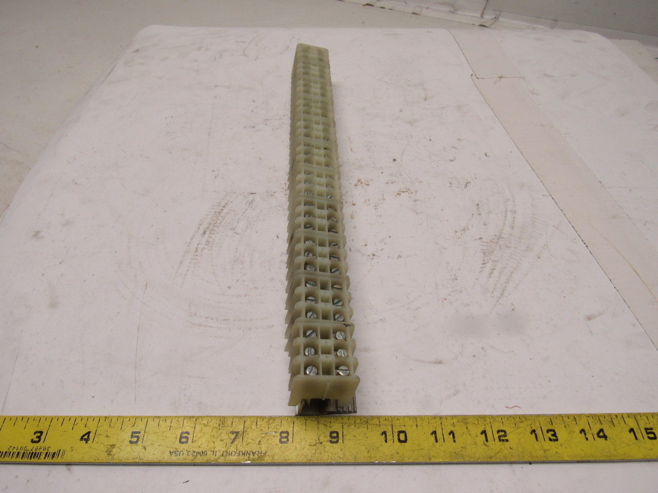 132 Point Electrical Terminal Contact Block Strip Mounted 4 Strips