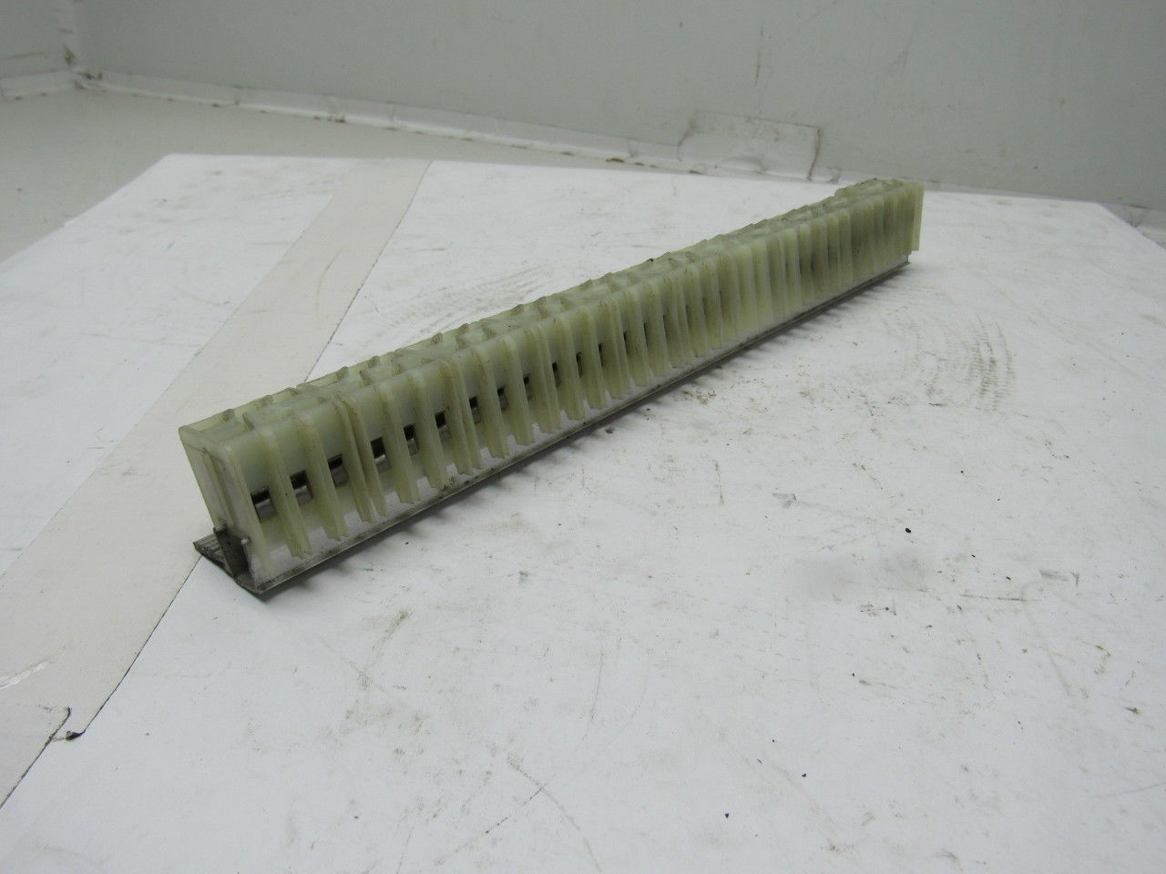 132 Point Electrical Terminal Contact Block Strip Mounted 4 Strips