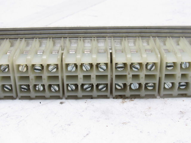 132 Point Electrical Terminal Contact Block Strip Mounted 4 Strips