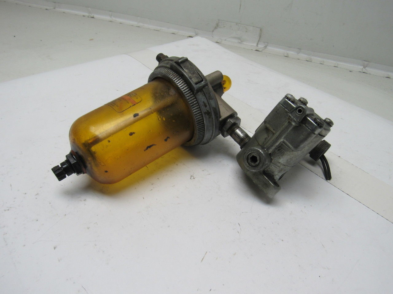 Schrader Bellows K0551037 35841000 150PSI Lubricator & Pilot Line Valve Assembly