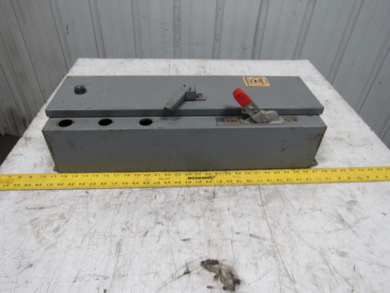 Westinghouse MCP13300 Model B 600V Electrical Disconnect Switch Box