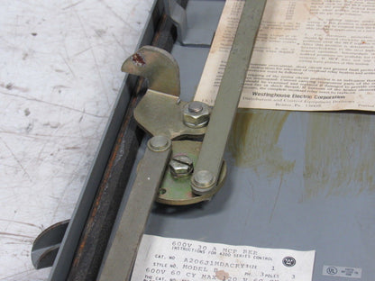Westinghouse MCP13300 Model B 600V Electrical Disconnect Switch Box