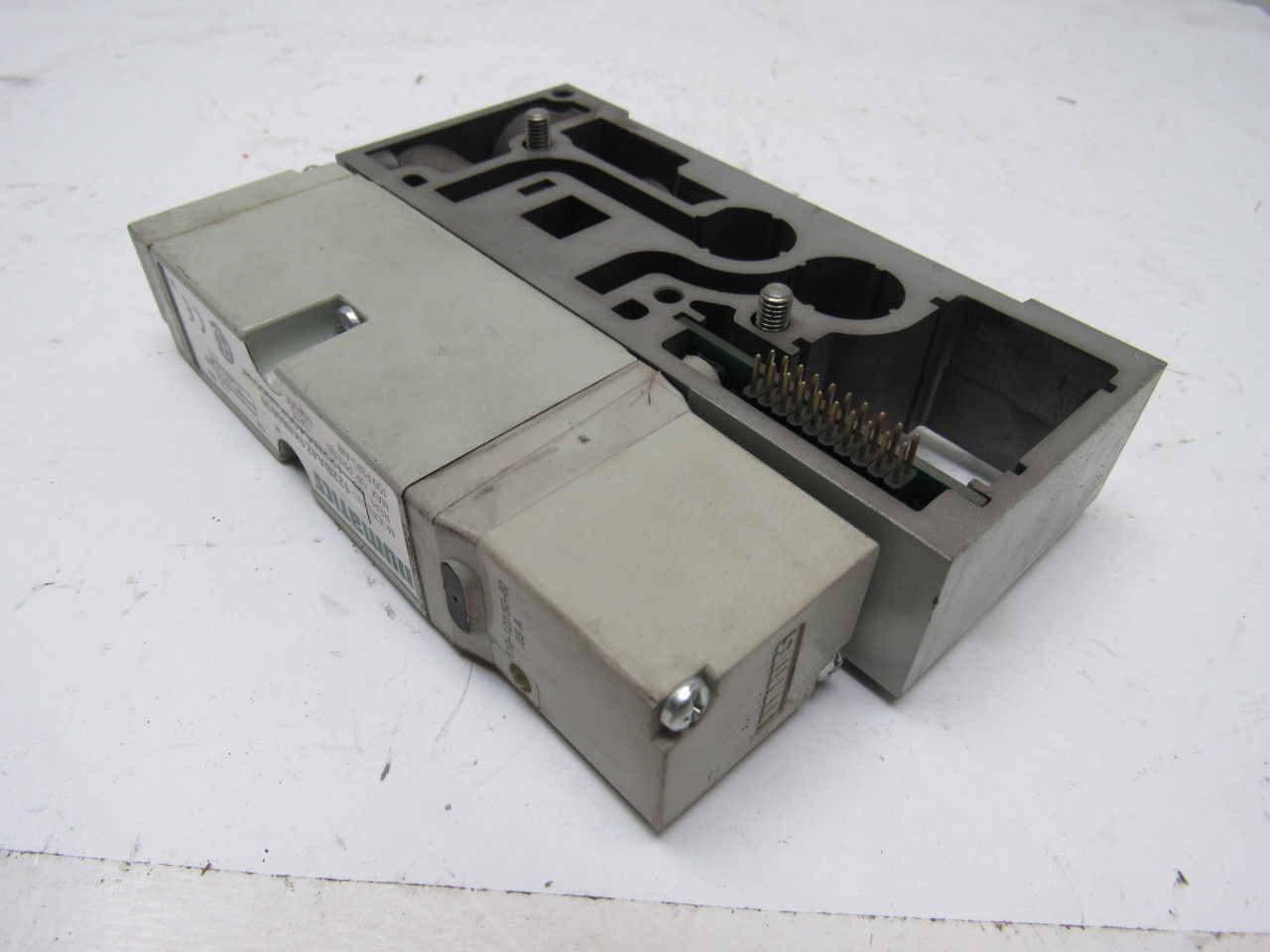Numatics 122BA4Z1KN00030 Pneumatic Air Valve 110V