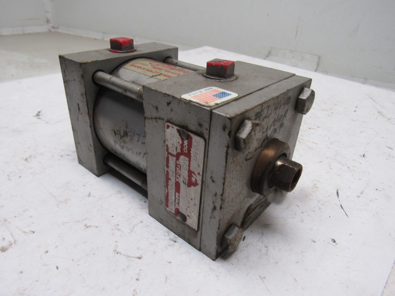 Milwaukee A62 Pneumatic Air Tie Rod Cylinder 2-1/2" Bore 3/4" Stroke Rod Clevis