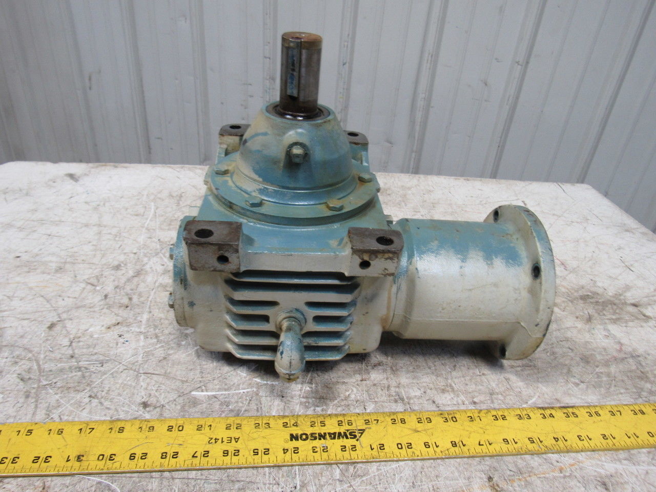 Cone Drive Textron MHV30B305.8BR Gear Box Speed Reducer 10:1 Ratio