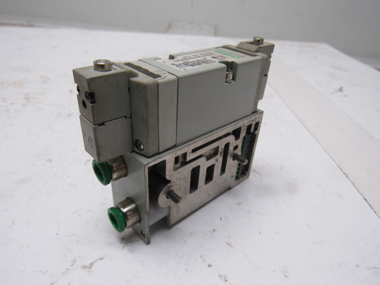 Numatics 042BB4Z4ML00061 2Pos 4Way DBL Solenoid Air Piloted 24V Coil Air Valve