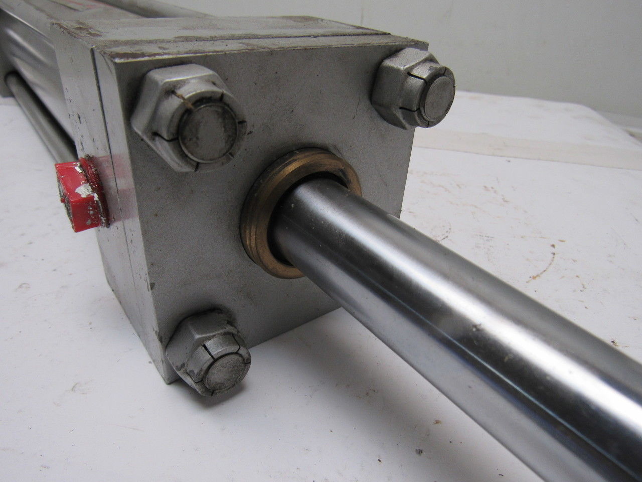 Milwaukee H71-D Pneumatic Air Cylinder 2.5" Bore 10" Stroke Double Rod