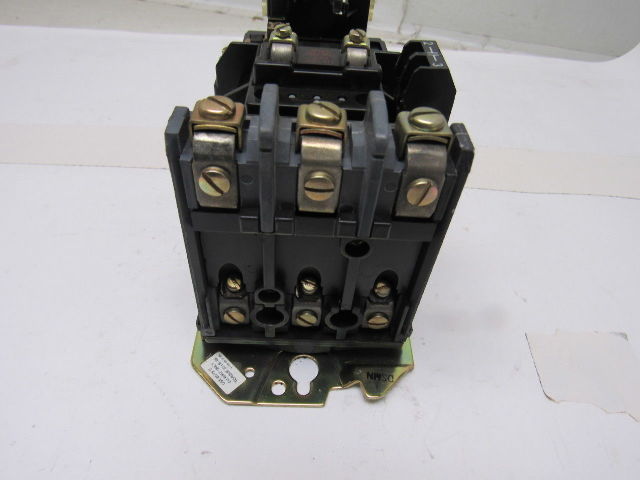 Allen Bradley 509-BOD-A1F NEMA 1 Contactor 600V MAX 110V Coil 3.7-12A Trip Range