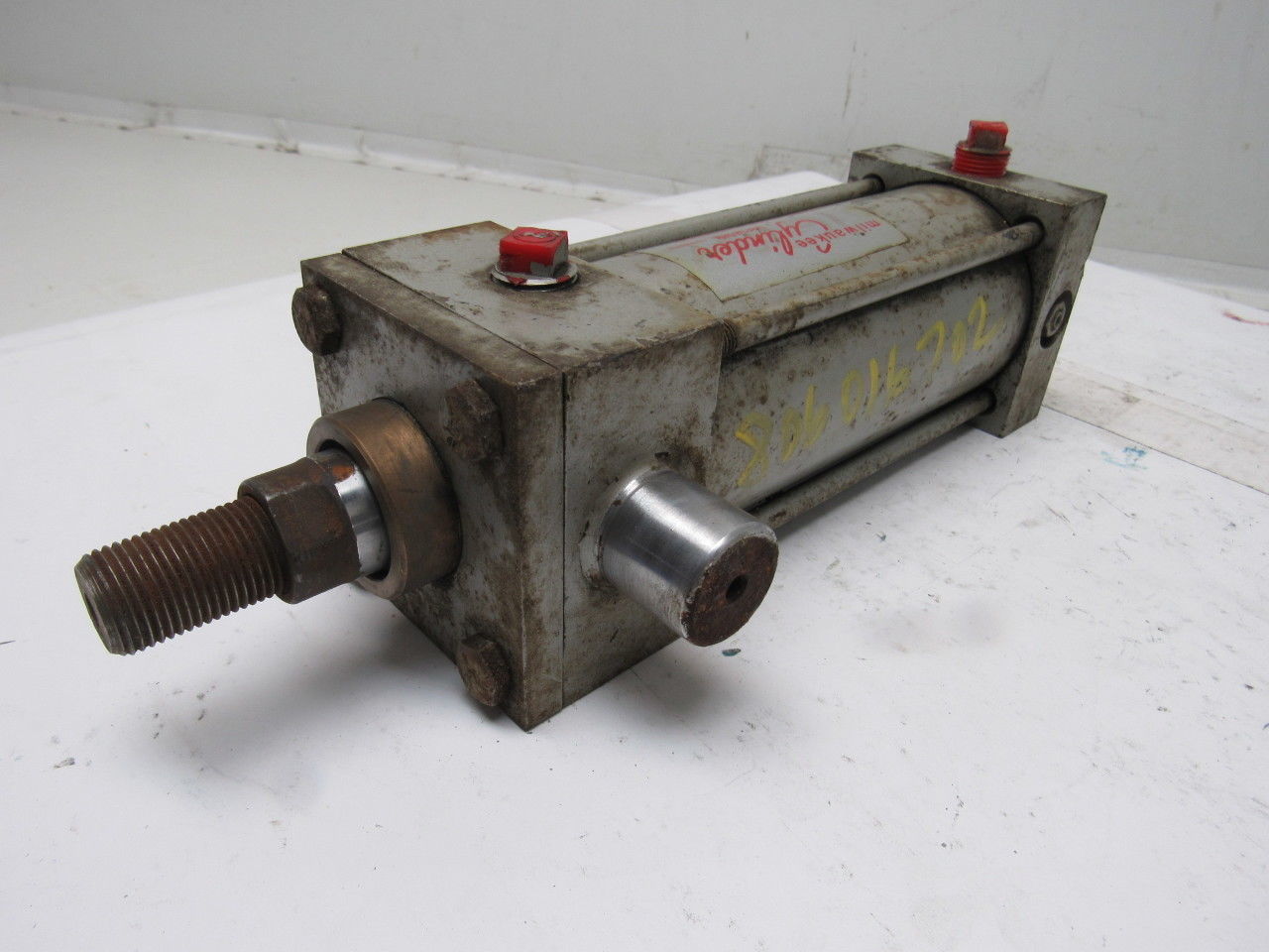 Milwaukee 121-71-24S-2 2-1/2" Bore 4-1/2" Stroke 1" Rod 250PSI Air Cylinder