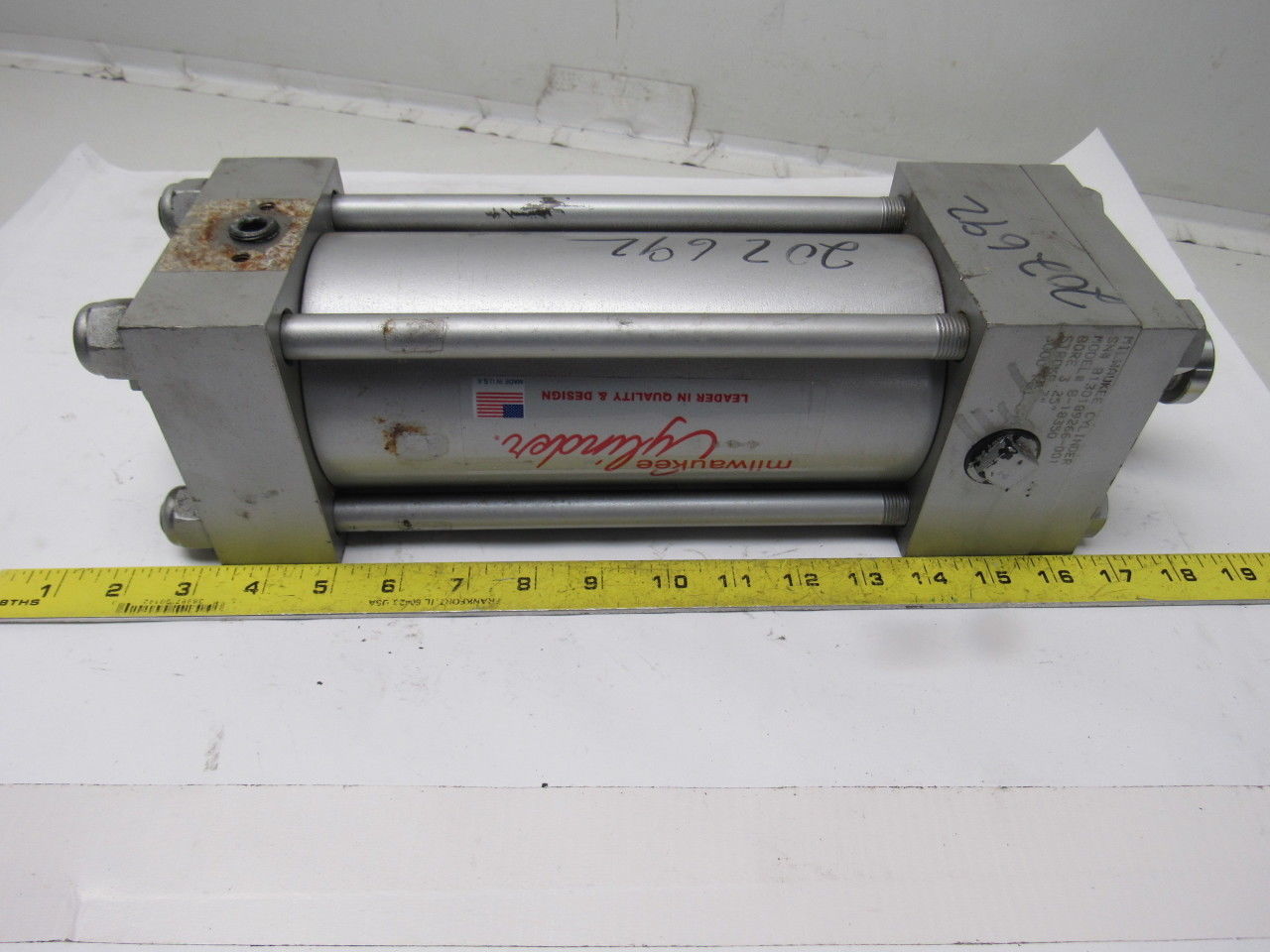 Milwaukee B-18350 3-1/4" Bore 7" Stroke 1-3/8" Rod 3000PSI Hydraulic Cylinder