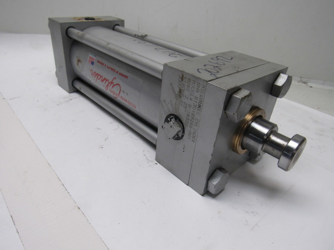 Milwaukee B-18350 3-1/4" Bore 7" Stroke 1-3/8" Rod 3000PSI Hydraulic Cylinder