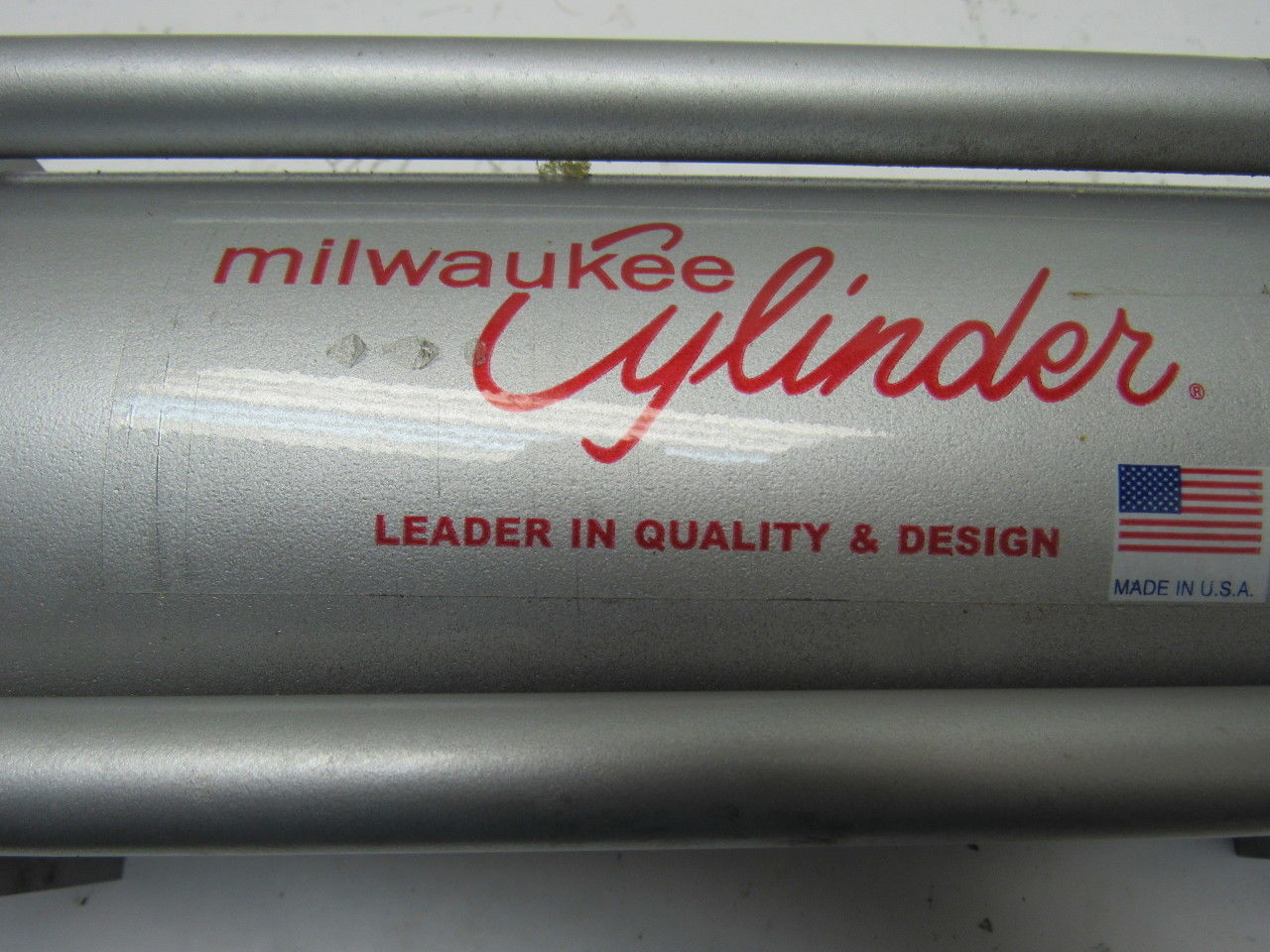 Milwaukee B-18350 3-1/4" Bore 7" Stroke 1-3/8" Rod 3000PSI Hydraulic Cylinder