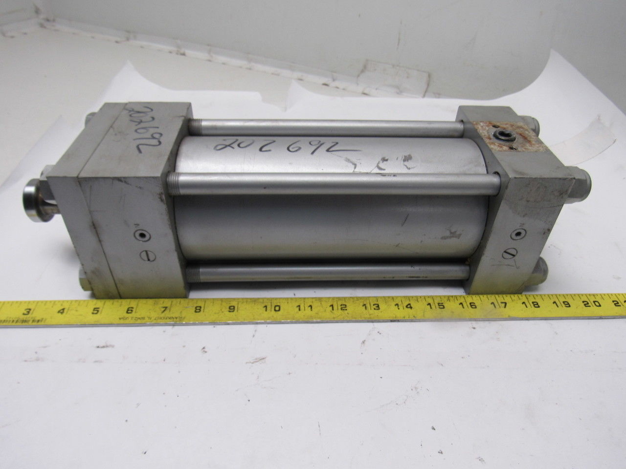 Milwaukee B-18350 3-1/4" Bore 7" Stroke 1-3/8" Rod 3000PSI Hydraulic Cylinder