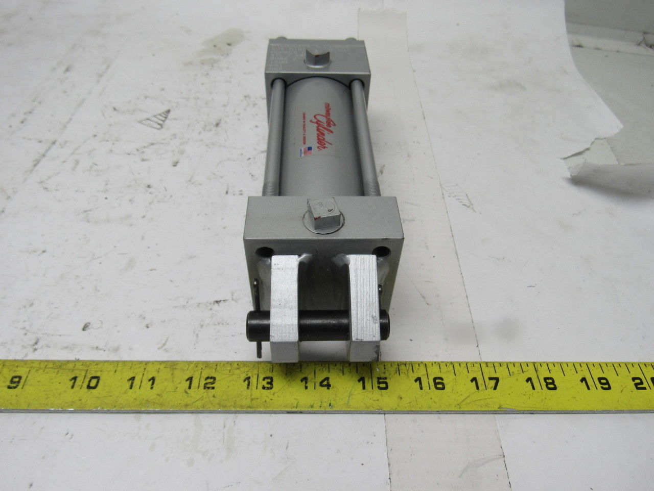 Milwaukee LH-61 3-1/4" Bore 2" Stroke 3/8" Rod Clevis 1500PSI Cylinder