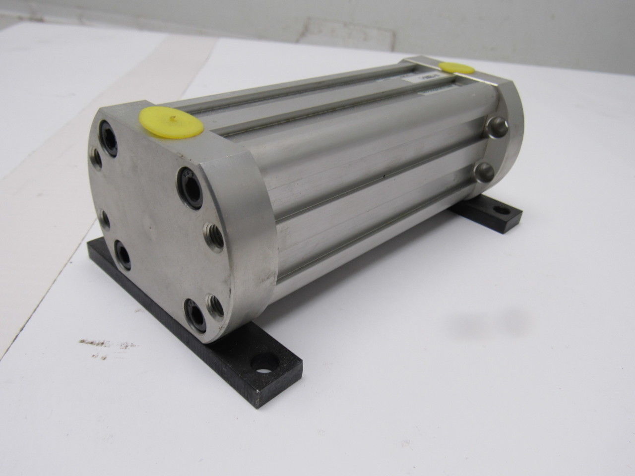 Numatics S2CK-0413B-AAA0 1-1/2" Bore 4-1/2" Stroke 5/8" Rod  Air Cylinder