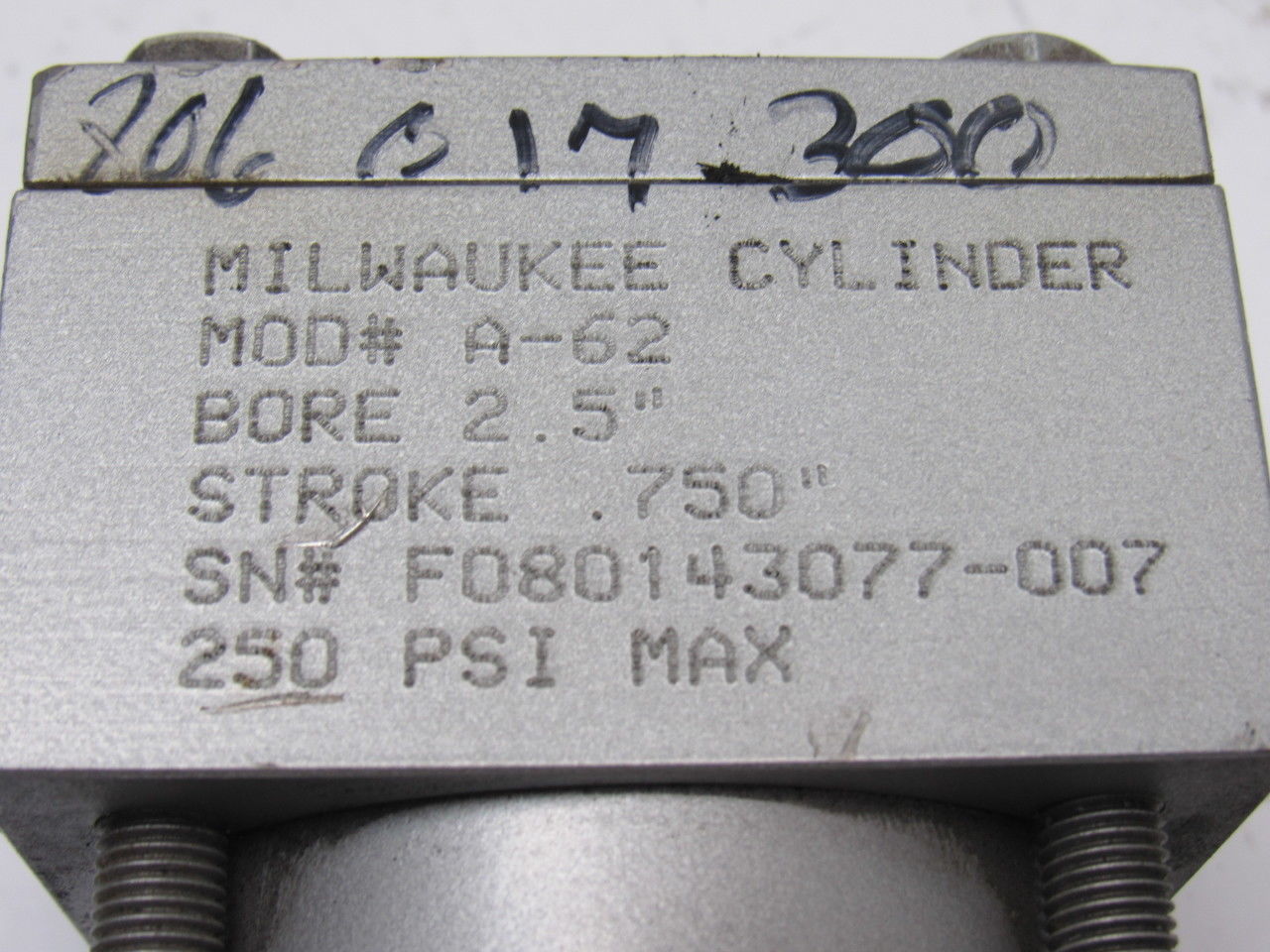 Milwaukee A62 Pneumatic Air Tie Rod Cylinder 2-1/2" Bore 3/4" Stroke Rod Clevis