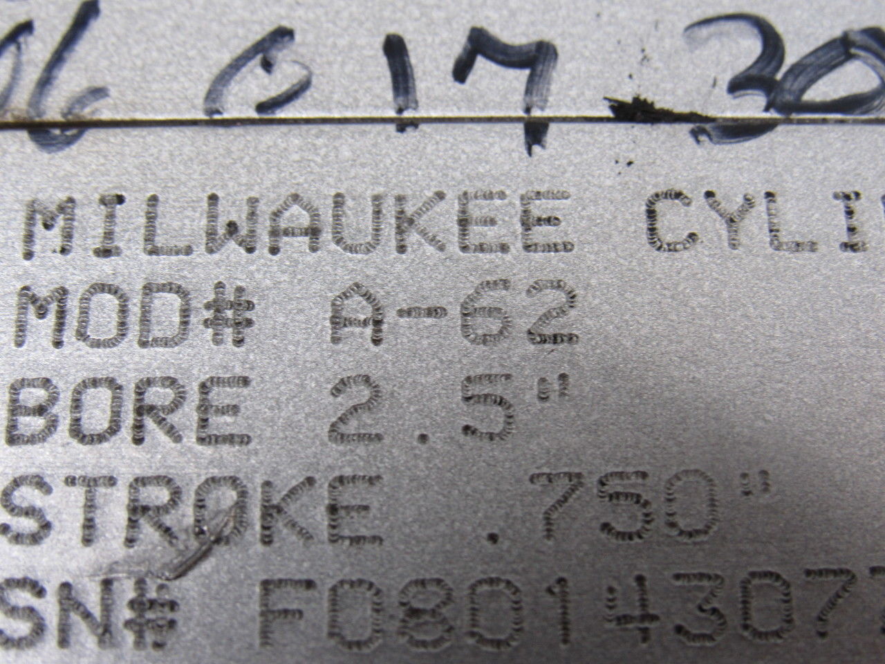 Milwaukee A62 Pneumatic Air Tie Rod Cylinder 2-1/2" Bore 3/4" Stroke Rod Clevis