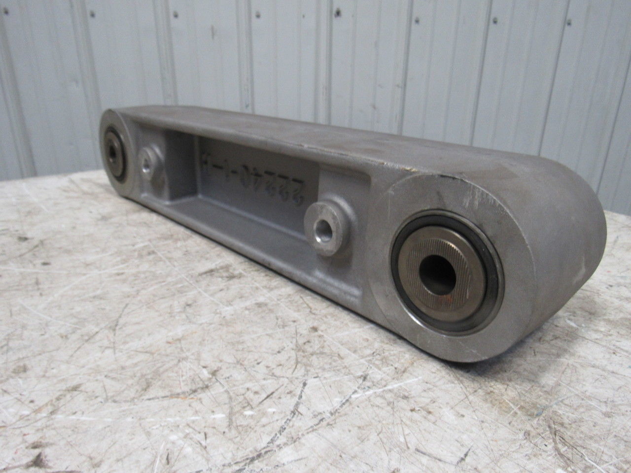 22240-1-R Aluminum Vibratory Shaker Conveyor Rocker Stabilizer Arm 28-1/4" OAL
