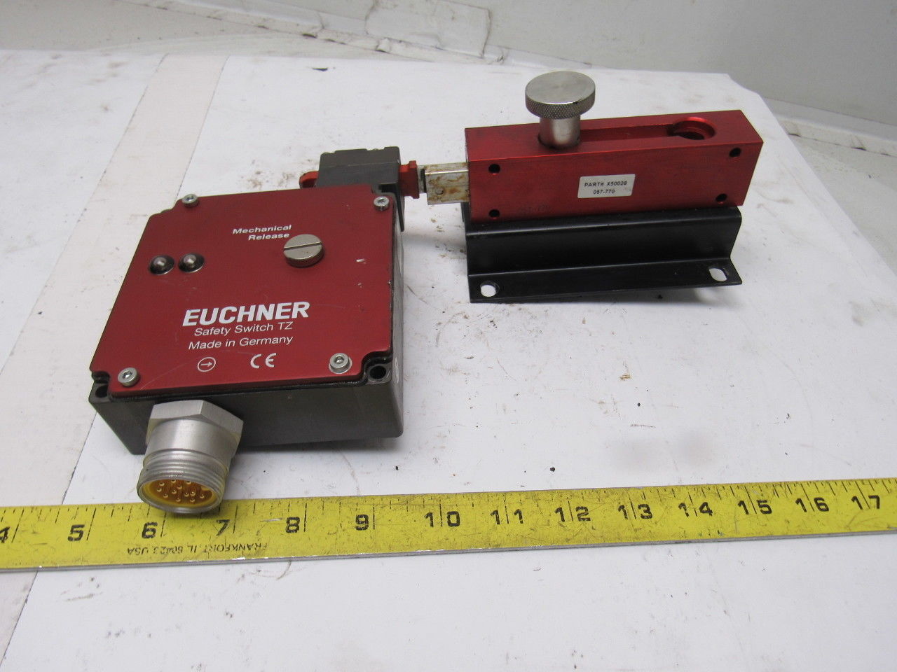 Euchner TZ1RE024BHAVFG-RC1924 Mechanical Release Safety Switch W/Actuator