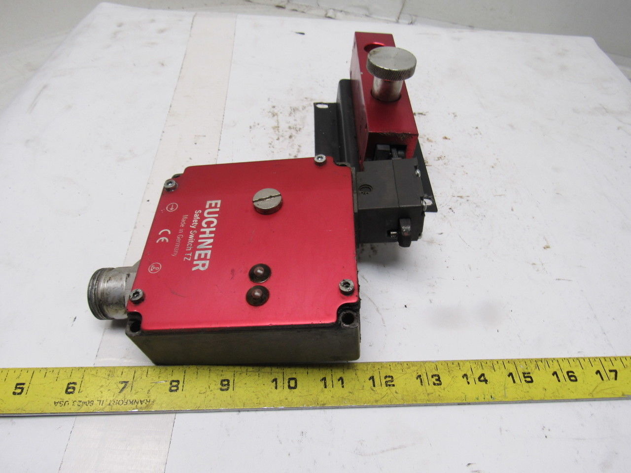 Euchner TZ1LE024BHA Mechanical Release Safety Switch W/Actuator