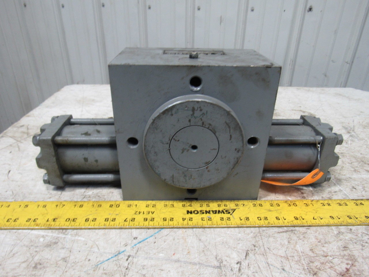 Ohio Oscillator A4000 94° Turn 1/4 Turn Rotary Actuator 2" Male Spline SAE10B