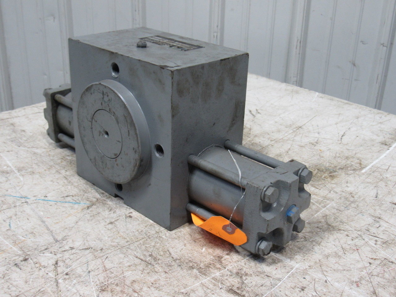 Ohio Oscillator A4000 94° Turn 1/4 Turn Rotary Actuator 2" Male Spline SAE10B