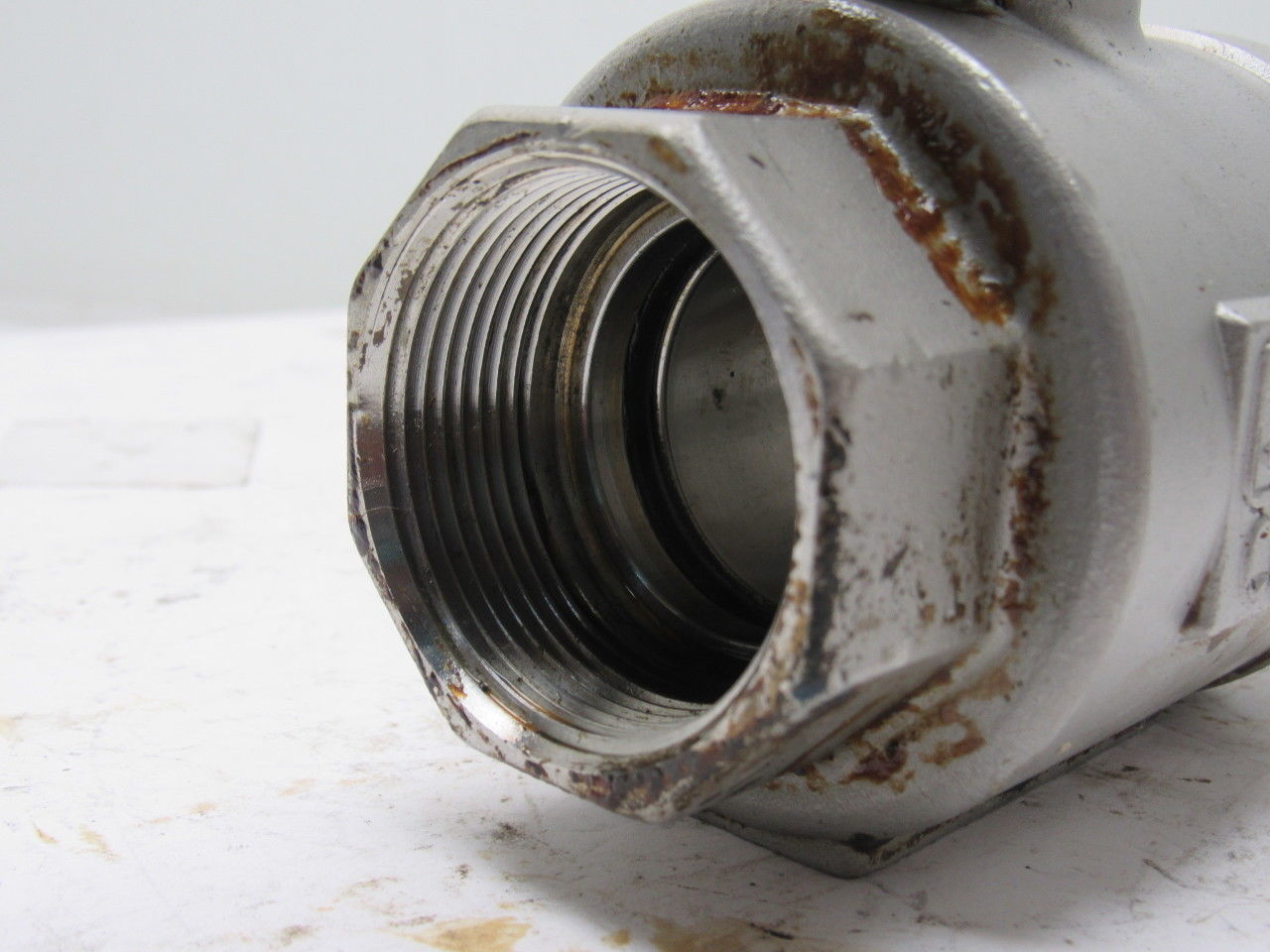 Jamesbury CF8M 1-1/2" Threaded Ball Valve Stainless Steel 1000CWP