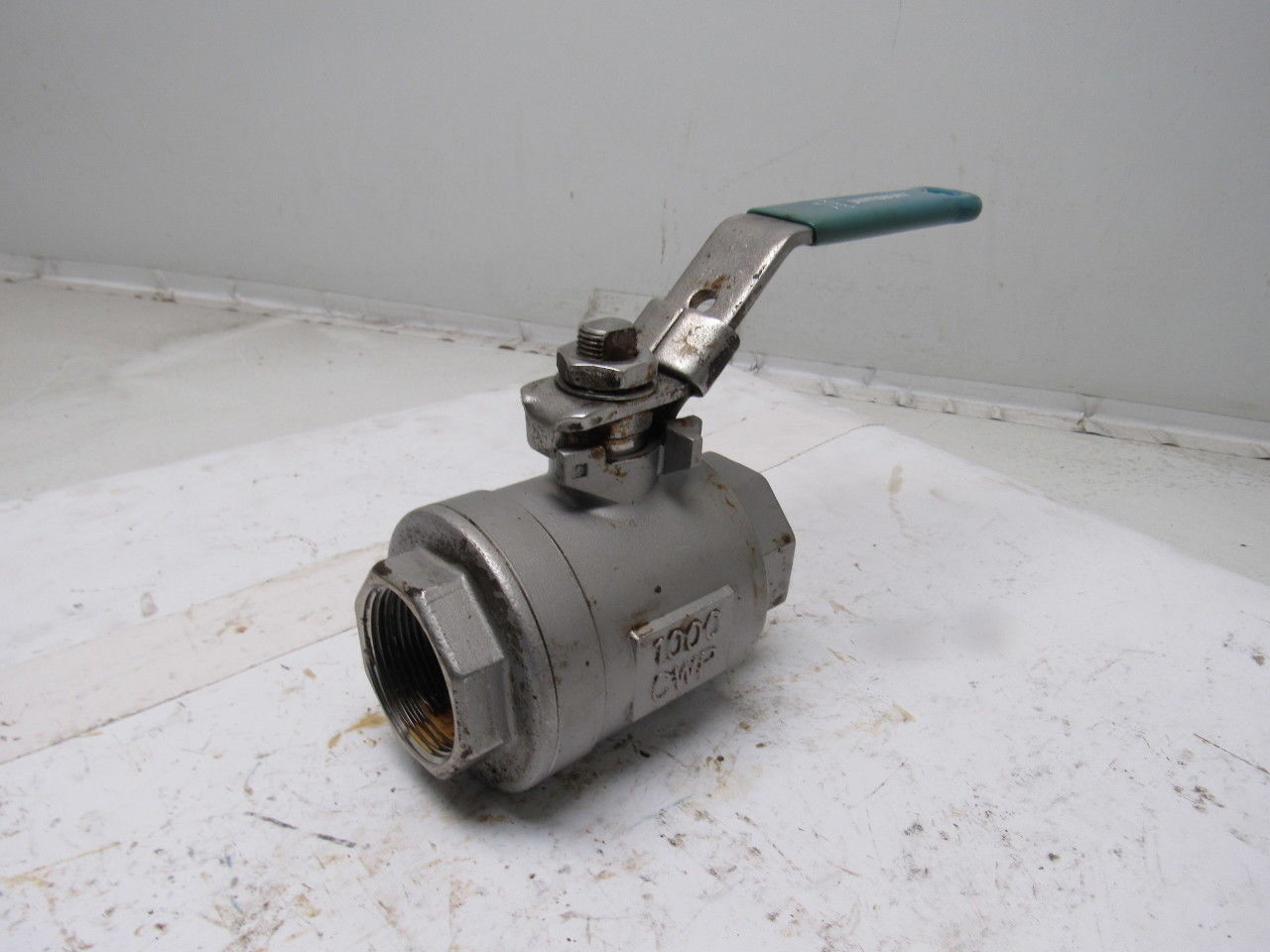 Jamesbury CF8M 1-1/2" Threaded Ball Valve Stainless Steel 1000CWP