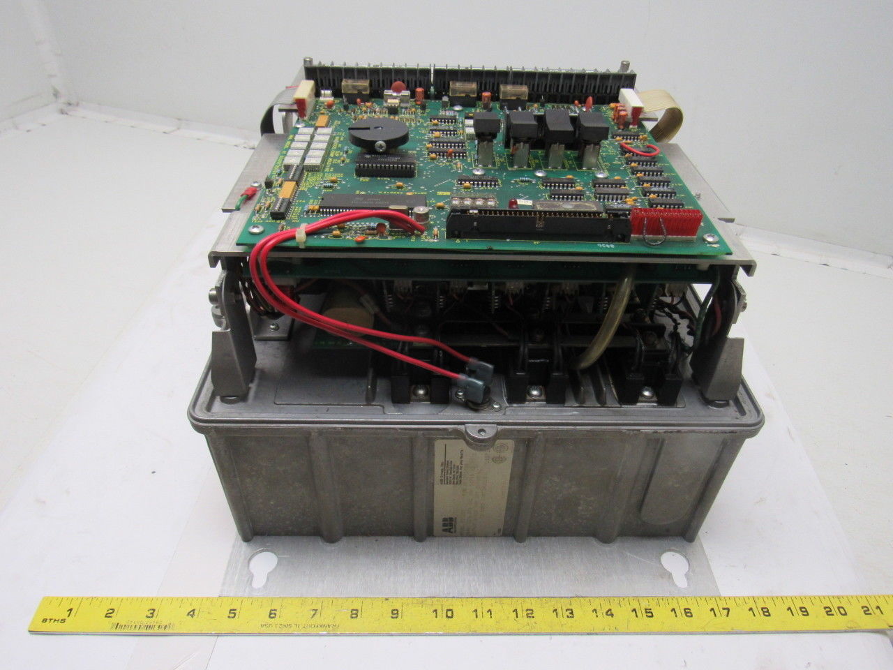 ABB V01202A09 208-460VAC Input 0-460V 0-180Hz Out Variable Frequency Drive VFD