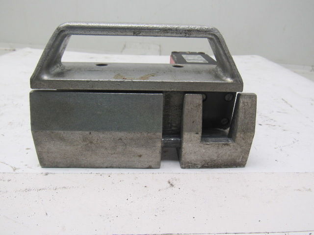 Allen Bradley 802F-E60M10-S7 300VAC Safety Interlock Switch W/R.H. Door Handle