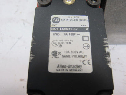 Allen Bradley 802F-E60M10-S7 300VAC Safety Interlock Switch W/R.H. Door Handle