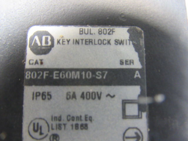 Allen Bradley 802F-E60M10-S7 300VAC Safety Interlock Switch W/L.H. Door Handle