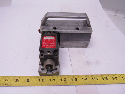 Euchner NZ1VZ-538 E Safety Interlock Switch W/ Door Handle Actuator