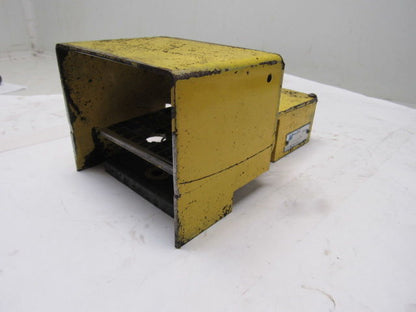 MagneTek Gemco 10251411 Type B 600V AC/DC Guarded Foot Pedal Operator Switch