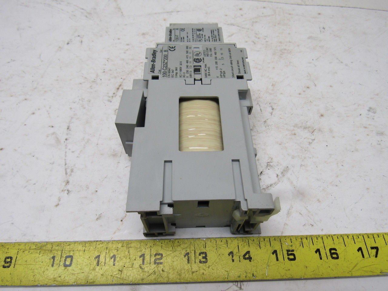Allen Bradley 100-C23Z*200  100-C23ZJ200 Ser B 600V 30A IEC Contactor 24VDC Coil