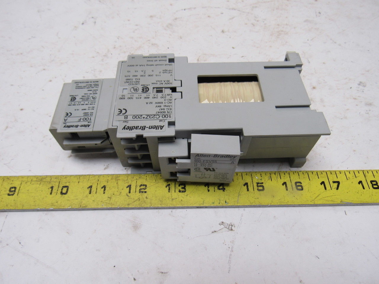 Allen Bradley 100-C23Z*200  100-C23ZJ200 Ser B 600V 30A IEC Contactor 24VDC Coil