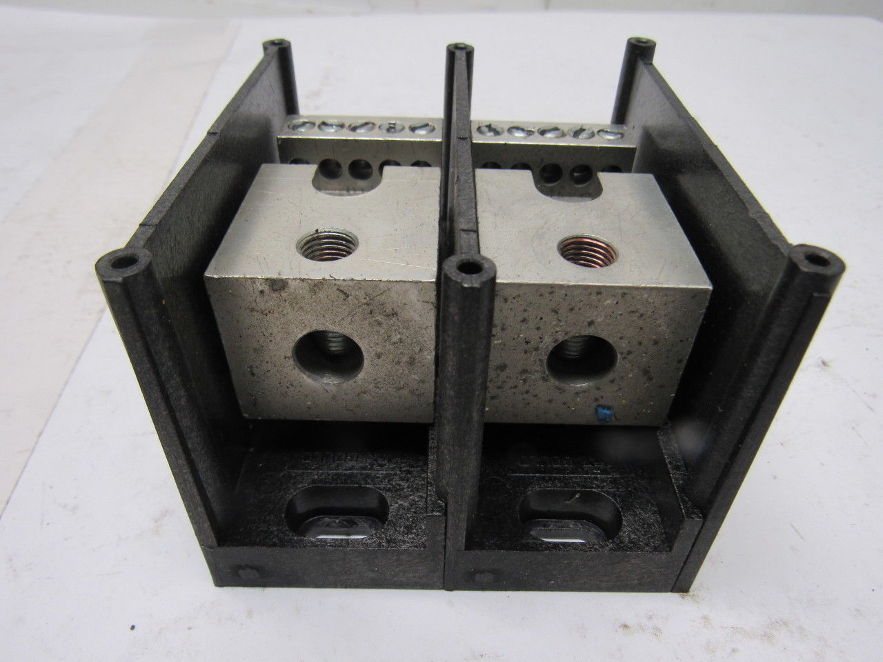 Gould Shawmut 66592  600V 2 Pole 2/0-#14 Line To 10 #6-#14 Wire Terminal Block