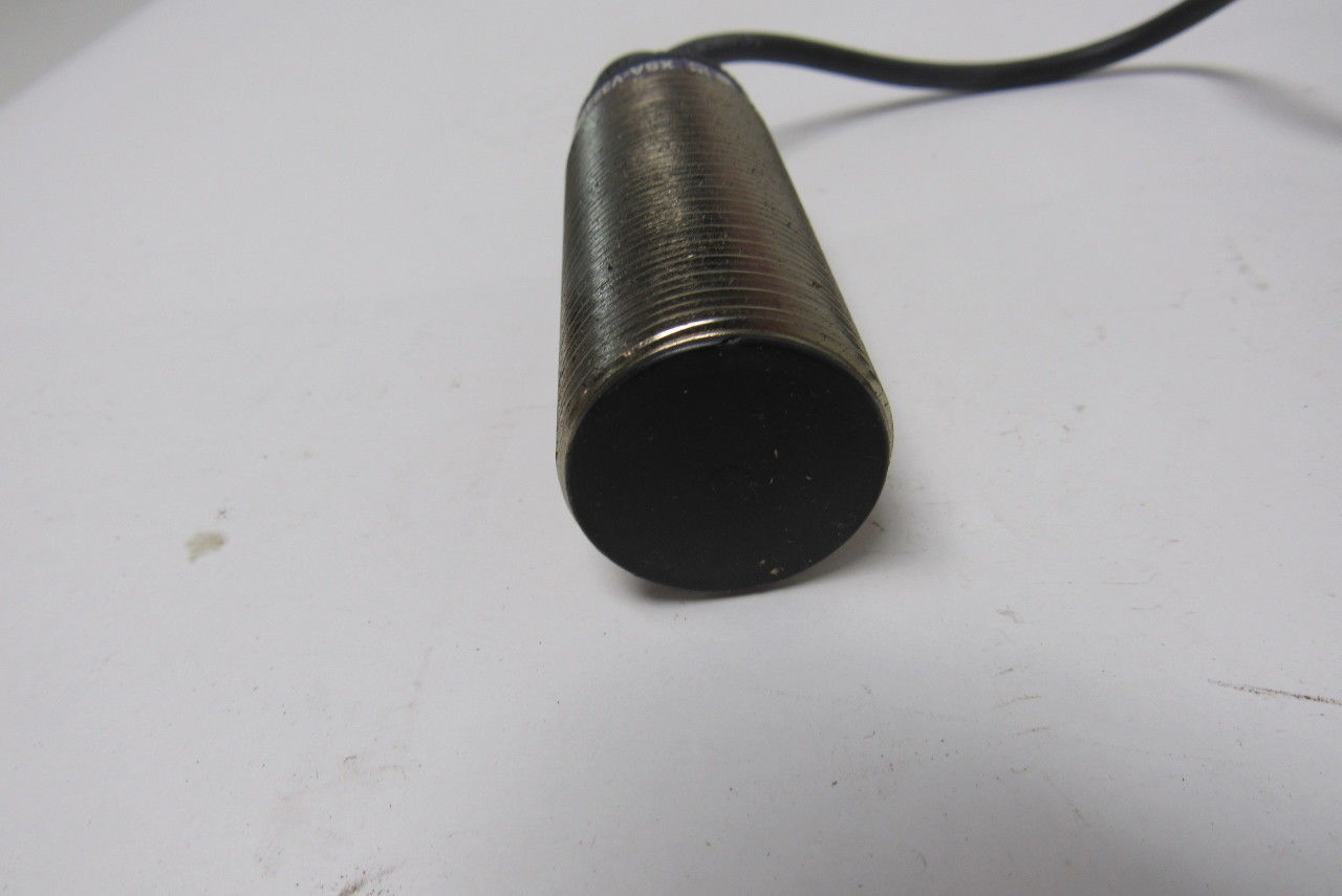 Telemecanique XSA-V32373L05 12-48VDC Inductive Proximity Sensor 81mm