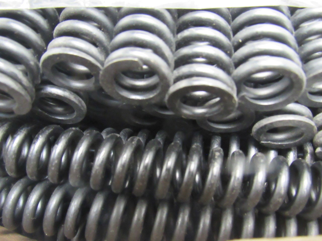 WW Sly CO. 0-208-A-8 Spring 4-1/2" L 11/16" OD 0.129" Wire 0.404" ID Lot Of 100