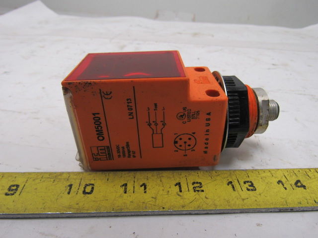 IFM OM5001 10-30VDC 50M Adjustable Photoelectric Sensor Lot Of 2