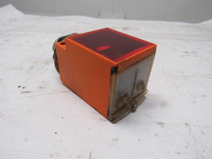 IFM OM5001 10-30VDC 50M Adjustable Photoelectric Sensor Lot Of 2
