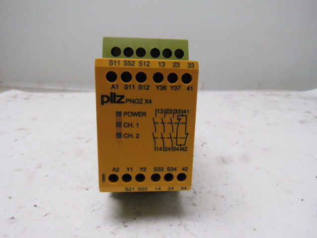 PILZ PN0Z X4 Safety Relay 24VDC 2.5W 3N/01N/C
