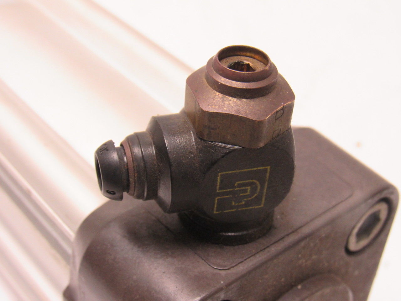 Parker P1D4L050MC-0200N1NNN 50mm Bore 20mm Stroke 10 Bar W/ Sensors