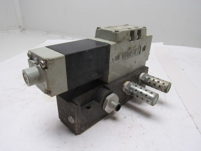 Numatics 13SA43AM056Y61 Pneumatic Air Solenoid Valve 24VDC W/manifold Block