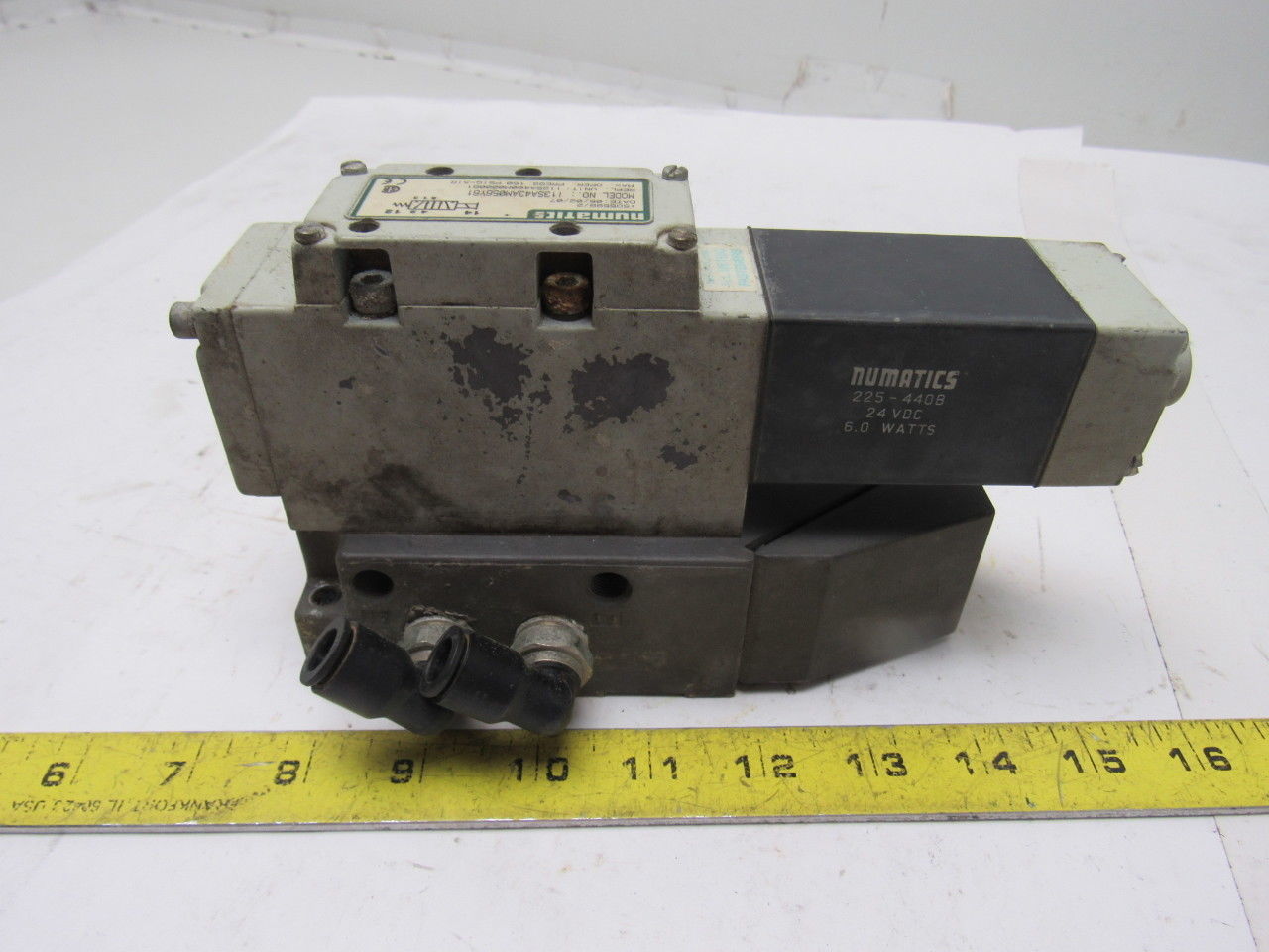 Numatics 13SA43AM056Y61 Pneumatic Air Solenoid Valve 24VDC W/manifold Block