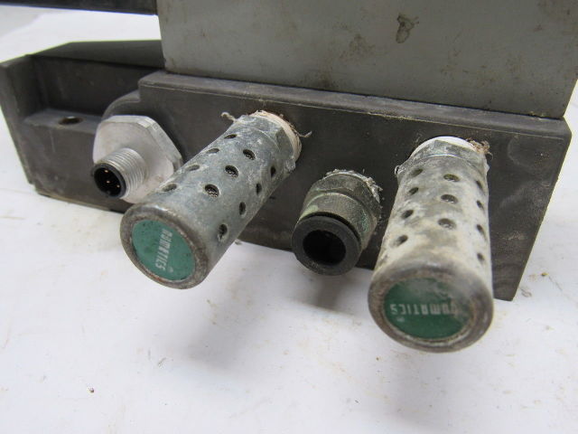 Numatics 13SA43AM056Y61 Pneumatic Air Solenoid Valve 24VDC W/manifold Block